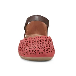 Hot Earth Shoes Bronnie Casual Slip-On Perforated Sandals Medium Red