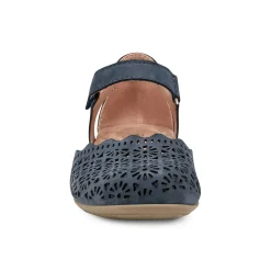 Clearance Earth Shoes Bronnie Casual Slip-On Perforated Sandals Navy