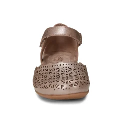 Earth Shoes Bronnie Casual Slip-On Perforated Sandals Gold