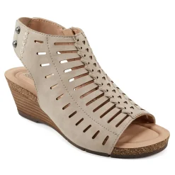 Discount Earth Shoes Hana Round Toe Laser Cut Dress Sandals Light Natural